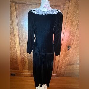 Vintage 80s Talbots Black Velvet Drop-Waist Dress with Lace Collar, Size 6